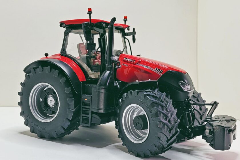 Trasformare un modellino New Holland “T7 315” in un Case Ih “Optum 300 Cvx”  - Macchine Trattori