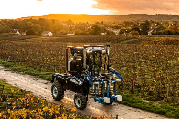 trattori scavallanti TE6 New Holland